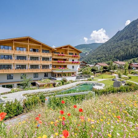 Tilia Living - B&B Mit Dem Komfort Eines Kleinen, Feinen Hotels Ried im Oberinntal Exterior photo